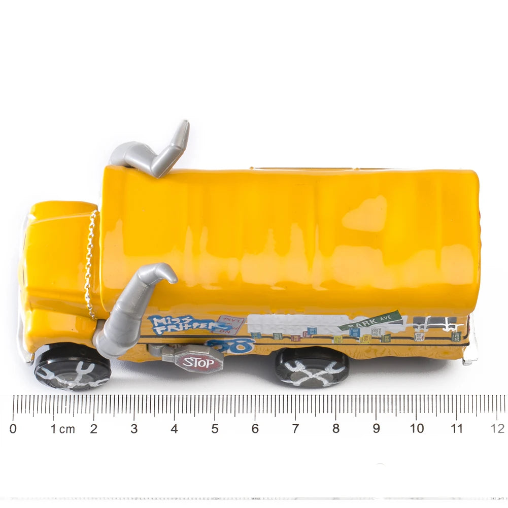 Children Car Disney Pixar Cars 3 Lightning McQueen Toys Jackson Storm The King Mater 1:55 Diecast Metal Alloy Model Car Kid Gift