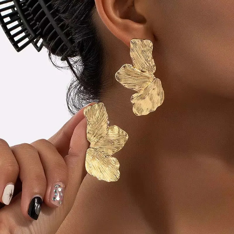 Vintage Metal Flower Post Stud Earrings For Women Fashion Gold Color Large Textured Petal Earring Party Jewelry Gift Accessories