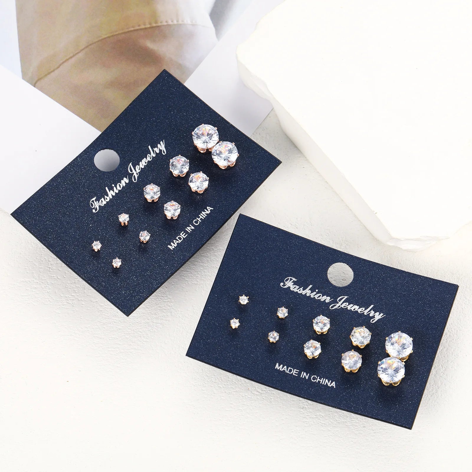 Luxury Sparkling Clear Stud Earrings Fashion Fine Round Zirconia Earrings for Women New Trendy Wedding Ladies Jewelry Gifts