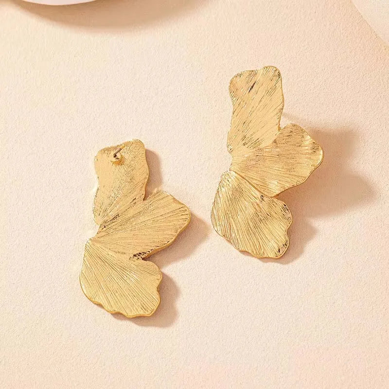 Vintage Metal Flower Post Stud Earrings For Women Fashion Gold Color Large Textured Petal Earring Party Jewelry Gift Accessories