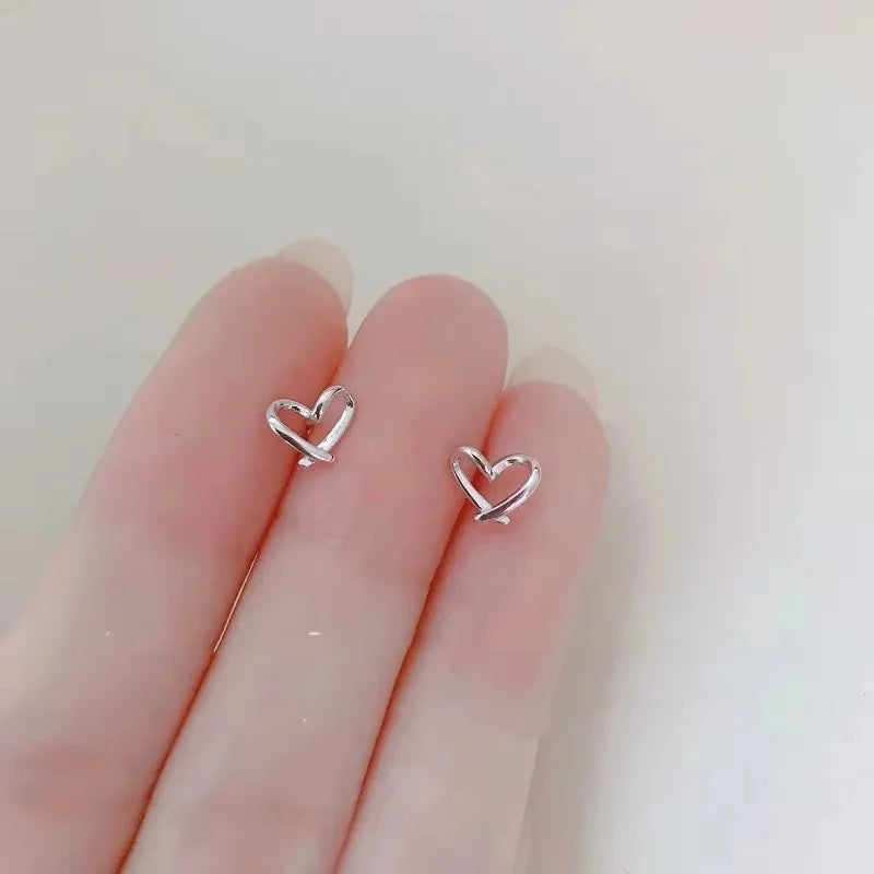 Fashion Tiny Minimalist Heart Stud Earrings For Women Teen Hypoallergenic Daily Wear Butterfly Earring Piercing Jewelry Gifts