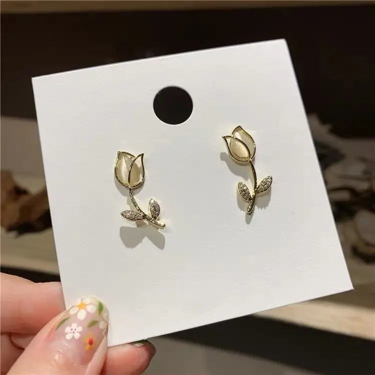Fashion Silver Color Tulip Flower Stud Earrings for Women Girls Simple Unique Sweet Romantic Jewelry Party 2025 New Trend