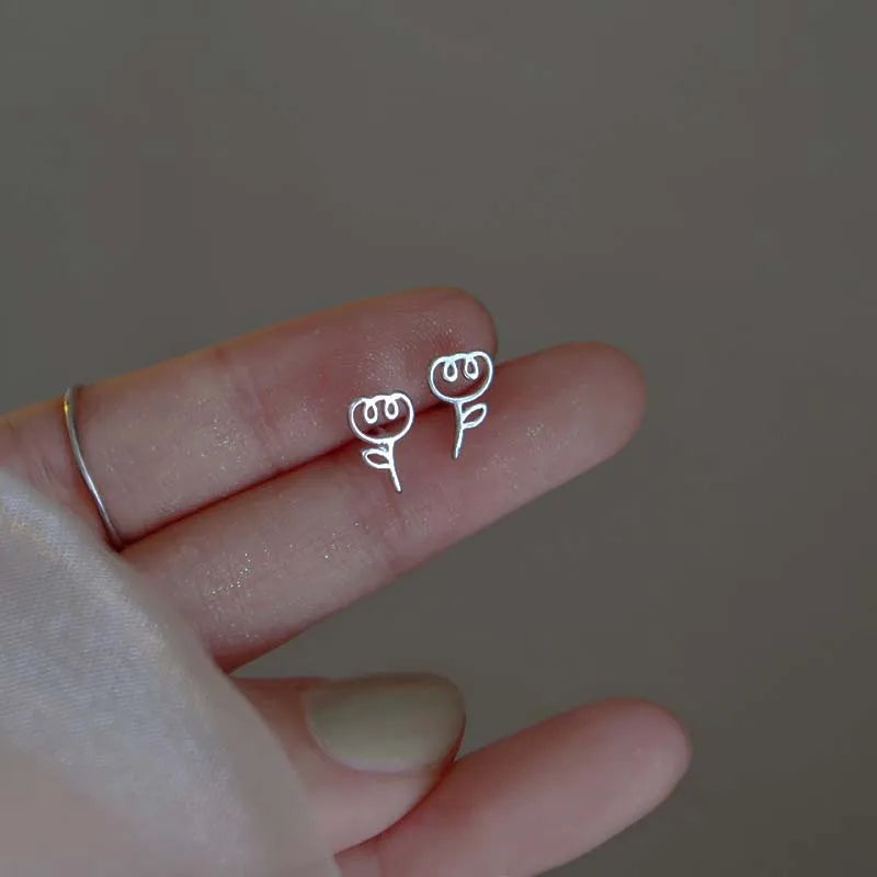 Fashion Silver Color Tulip Flower Stud Earrings for Women Girls Simple Unique Sweet Romantic Jewelry Party 2025 New Trend