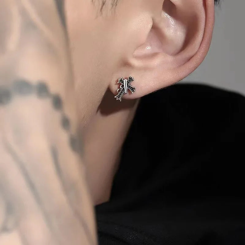 Retro Black Cross Earings for Men Women Punk Gothic Rock Hiphop Zinc Alloy Earings Designer Jewelry Unisex Accessories Love Gift