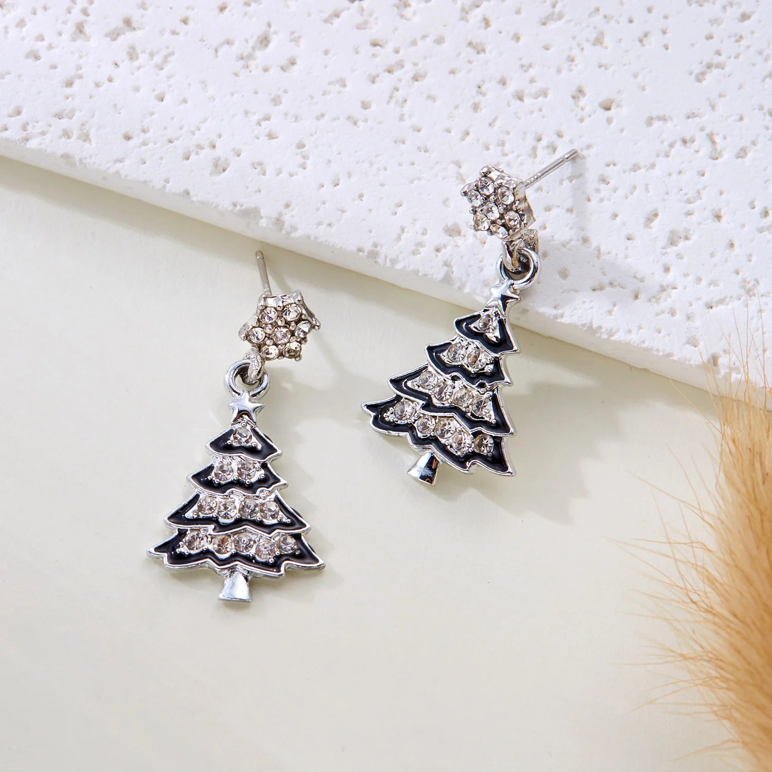 New Lovely Snowflake Charm Earring For Women Christmas Gift Fashion Crystal Zircon Stud Earrings Girls New Year Jewelry
