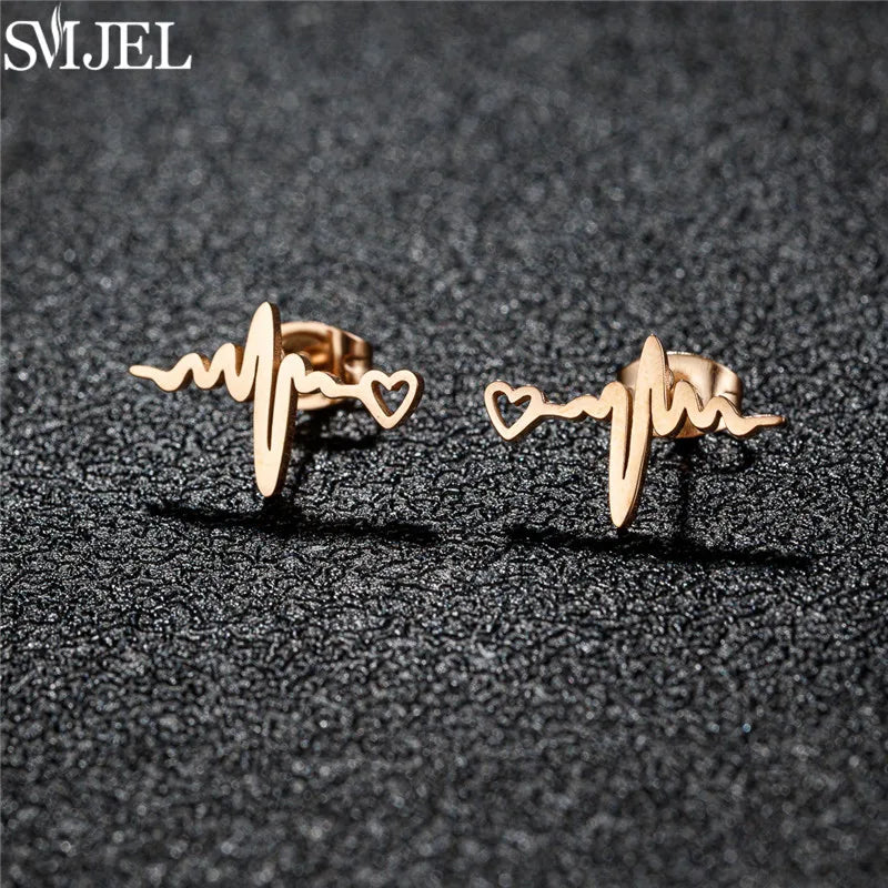 Stainless Steel Earring Hollow Love Heart Fashion Stud Earrings Classic Simple Earings for Women Wedding Jewelry Bridesmaid Gift